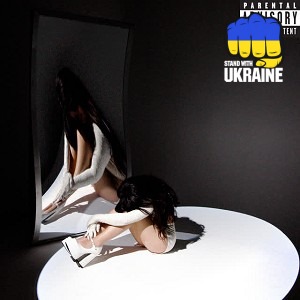 Nessa Barrett - dying on the inside