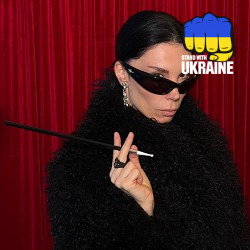 Ann in Black - Істинна Багачка